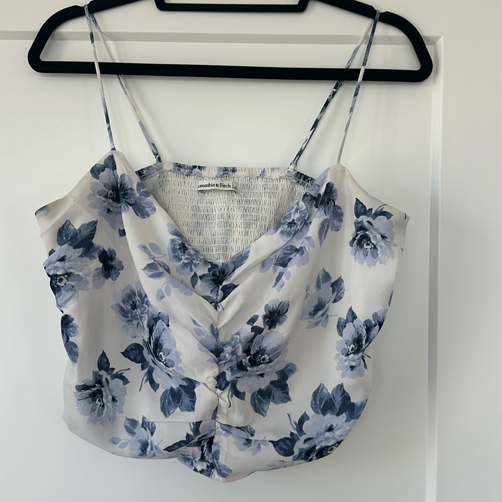 Abercrombie floral crop tank size large